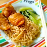 Prawn noodle made by my hubby.. While I cook the veg.. Yummy|Basanti Garibaさん