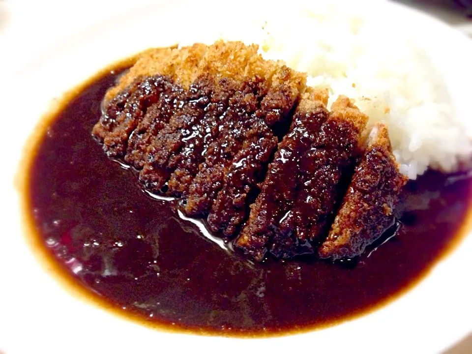 久しぶり〜の3年ものの自家製カレー❗今日は晩ご飯の準備面倒臭くて、冷凍トンカツを揚げてカレーをかけちゃいましたわぁ〜😆💦|みほままこさん