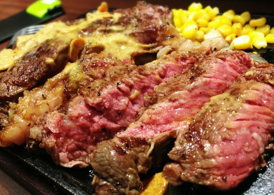 鳴尾のリブロースステーキ425g！！ランチの肉はなんだったんだ…この肉を昼も食べさせて欲しい。|Ken Kitamuraさん