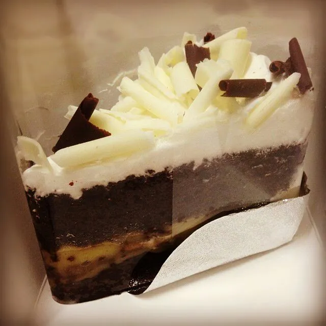 choco banana custard cake :)|sachaさん