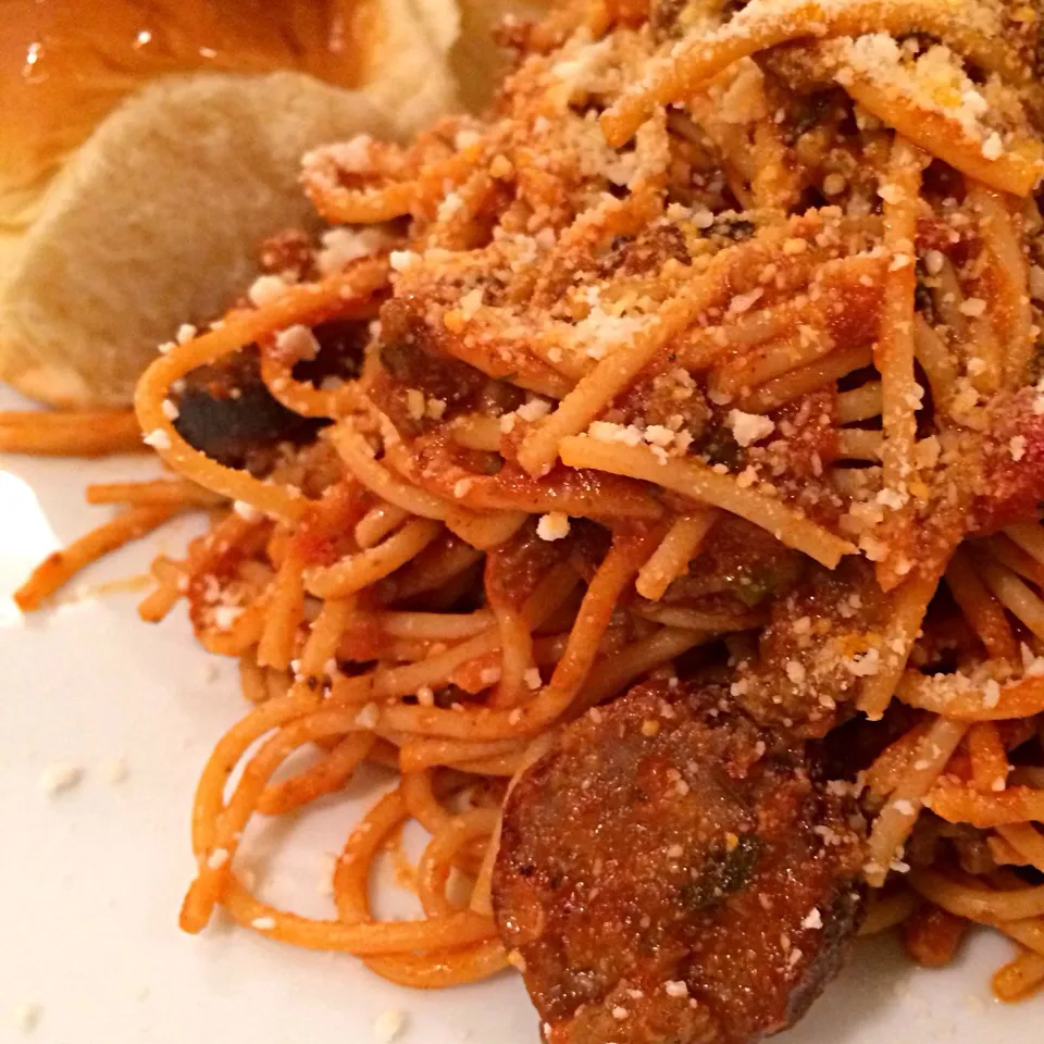 Whole Grain Spaghetti w/ ground chuck, Italian sausage, green peppers, onions and sauce from scratch|Curt Chillさん