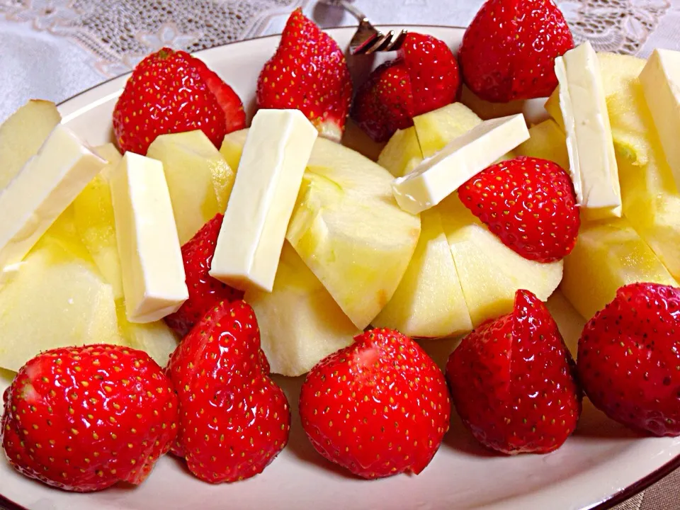 Apple strawberry cheese|Vanna Cruz Nishizonoさん