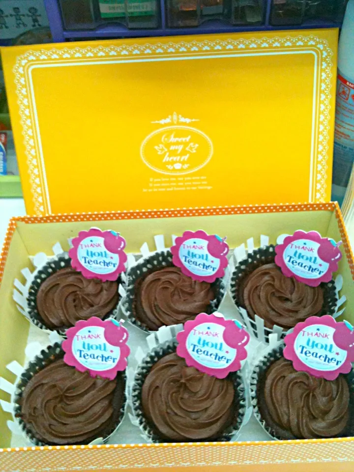 Cupcakes for all by Dave's mummy|Basanti Garibaさん