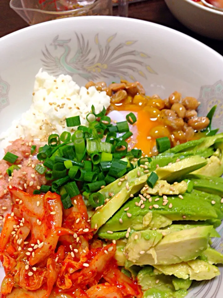 Snapdishの料理写真:アボカドネバネバ丼＼(^o^)／|さおりさん