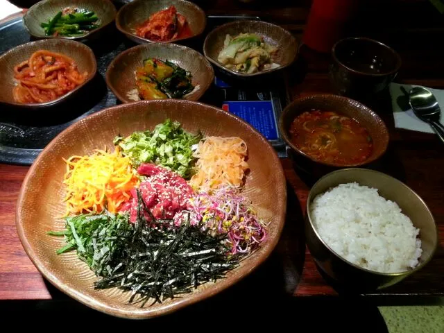 육회비빔밥. Raw Beef and Vege Rice|Dylan Koさん