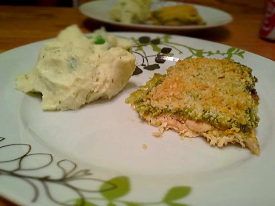 Snapdishの料理写真:Basil pesto crusted trout with roasted garlic mashed potatoes|Fe's kitchenさん