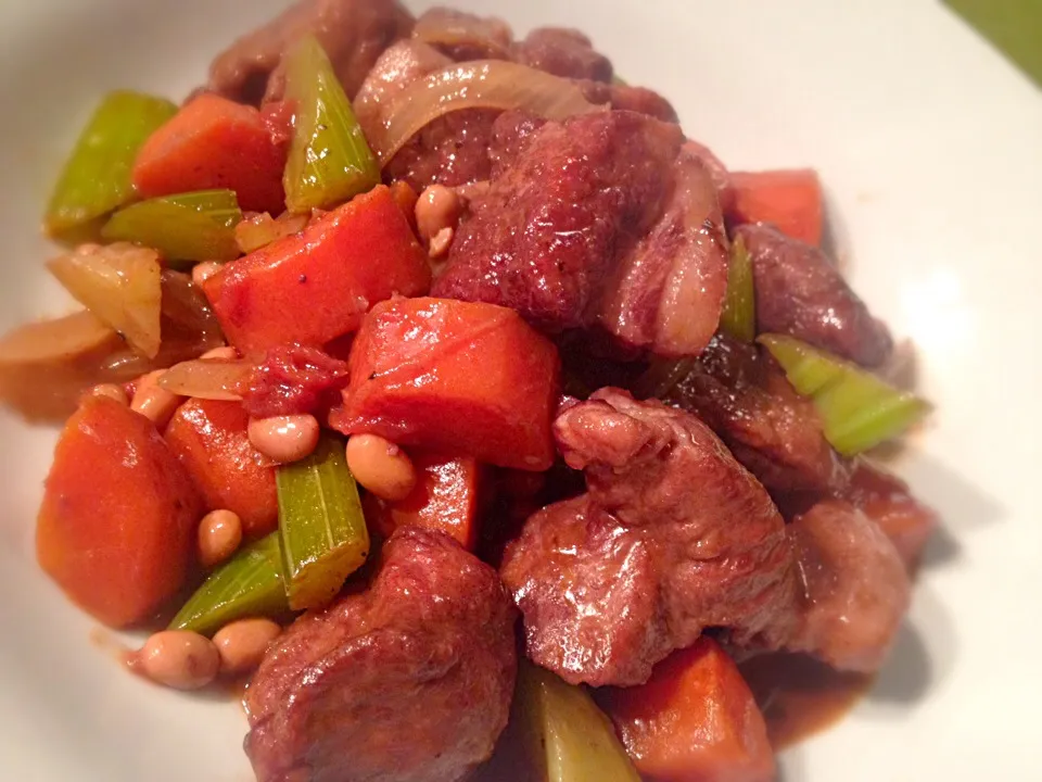 Chef 中川さんの料理 じっくり煮込んだ豚肩ロースと野菜の赤ワイン煮込み！めちゃ肉肉しい感じになっちゃいましたー😆|咲きちゃんさん