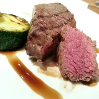 Snapdishの料理写真:스테이크 미디엄레어. Steak Medium Rare|Dylan Koさん