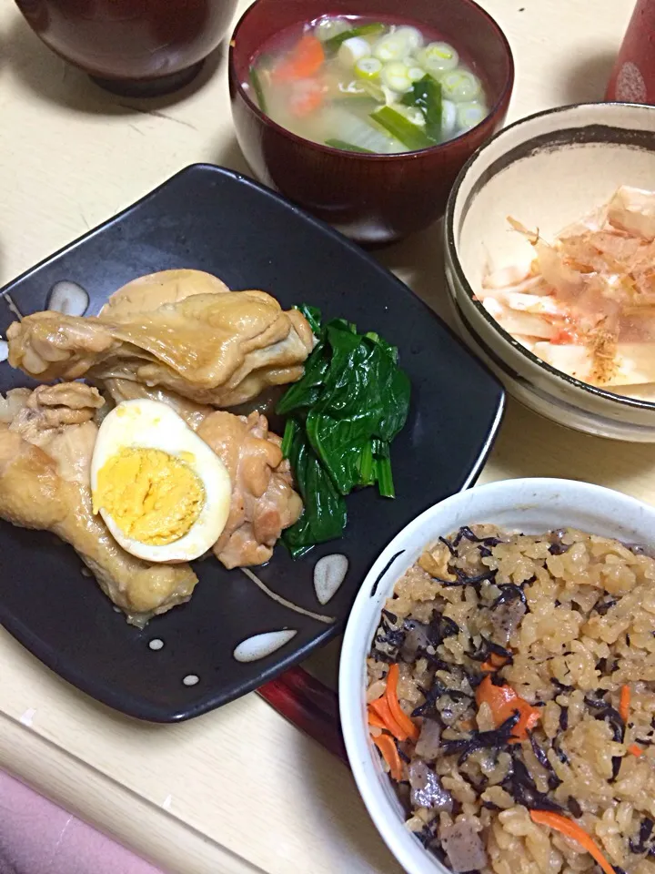 ひじきご飯、手羽元と大根の煮込み、長芋の梅肉和え、玉子中華スープ|はしもさん