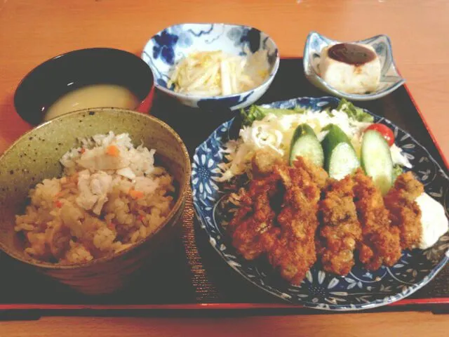 手作り蓮根と牛蒡の炊き込み御飯と牡蠣フライ定食|Ryouri　Sukiさん