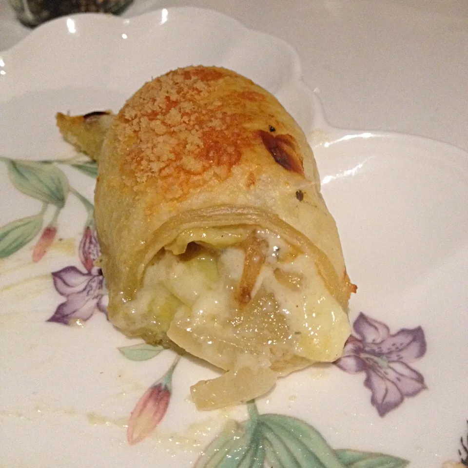 Artichoke, onions and blue cheese puff rolls|Aliceさん