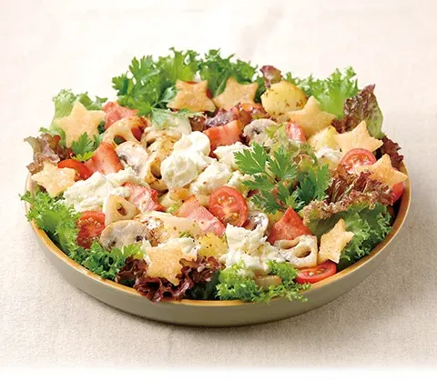 「北海道根釧モッツァレラ/チェリーモッツァレラ  ひとくちサイズ」を使ってみたSnapdishの料理・レシピ写真:モッツァレラとグリルベーコンポテトサラダ