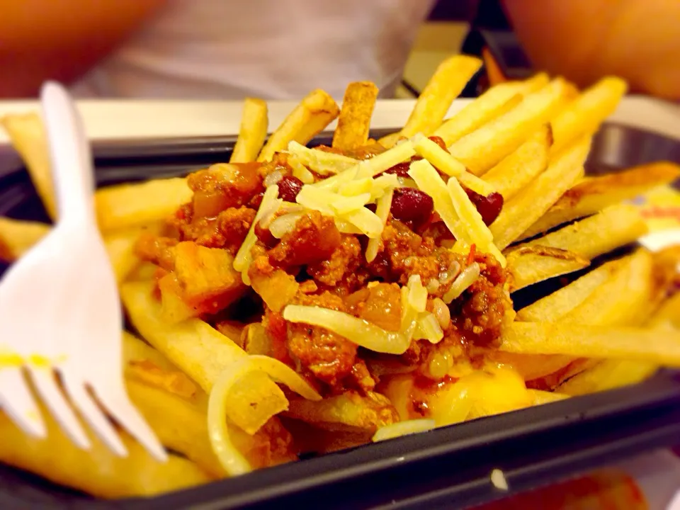 Snapdishの料理写真:Chili Cheese Fries|Sheila Victoria Pさん