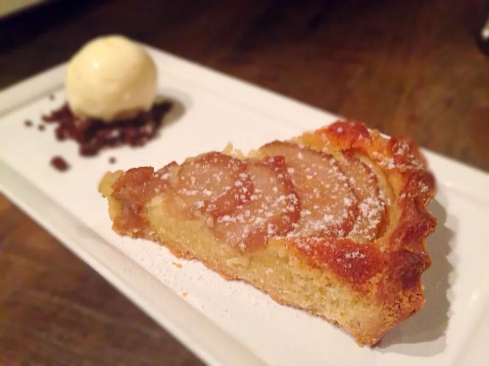 Pear almond tart|willzさん