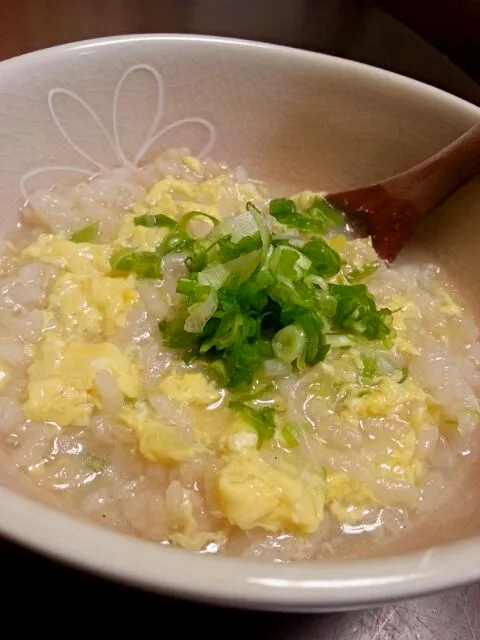 Snapdishの料理写真:風邪引きさんには  やさしい鶏だしの玉子おじや|ふりるさん