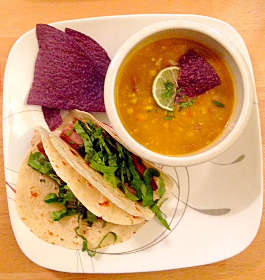 Fajita taco with tortilla soup|Gabriela Pachecoさん