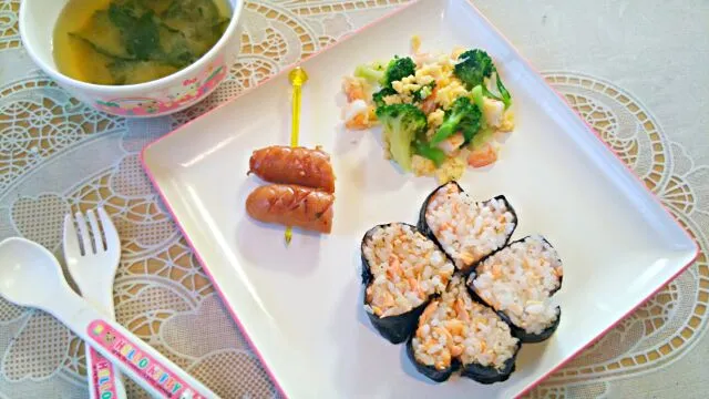 子供ご飯♡鮭ご飯海苔巻き|Yukiko Inoueさん