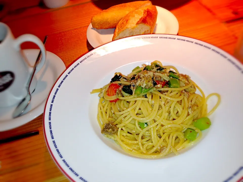 秋刀魚とトマト🍅のペペロンチーノ|もりた あゆさん