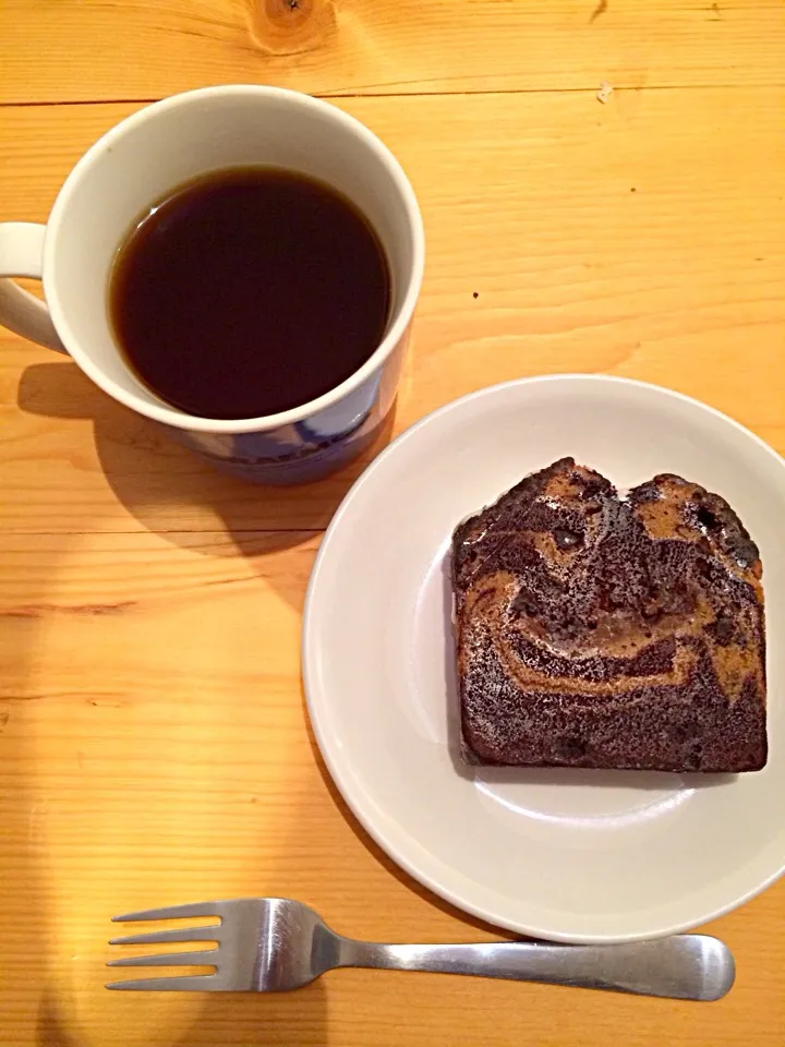 子の寝ている間にスタバのケーキ😋|鮎さん