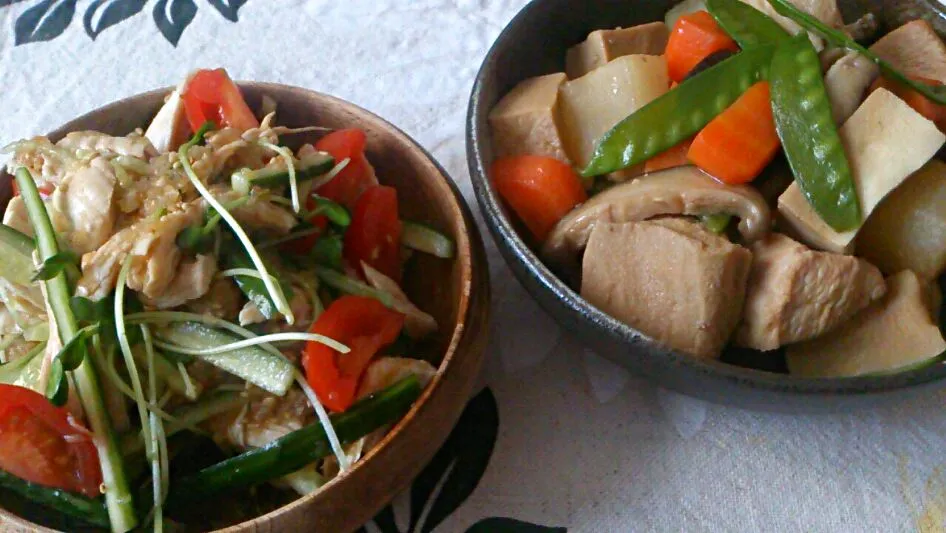 高野豆腐の煮物と蒸し鶏のサラダおろしソース。|かんみぅさん