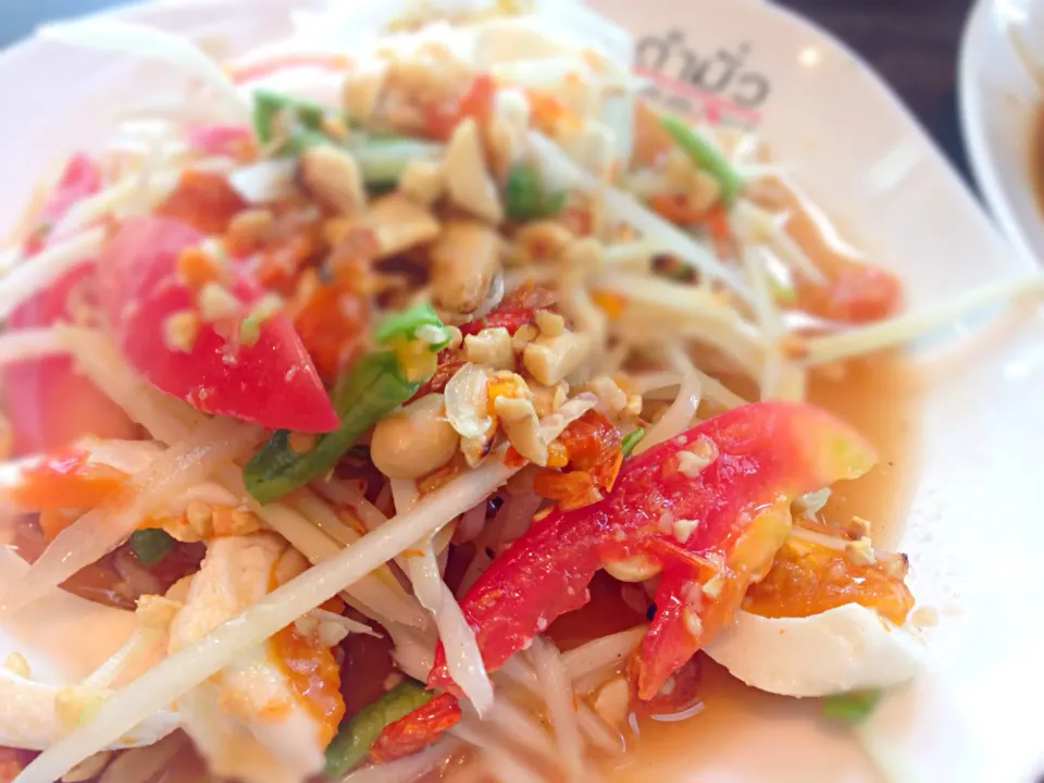 Snapdishの料理写真:Somtam|Thirapon Wongsaardsakulさん