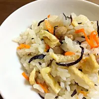 Snapdishの料理写真:大豆ひじきごはん|ちゃちゃいさん