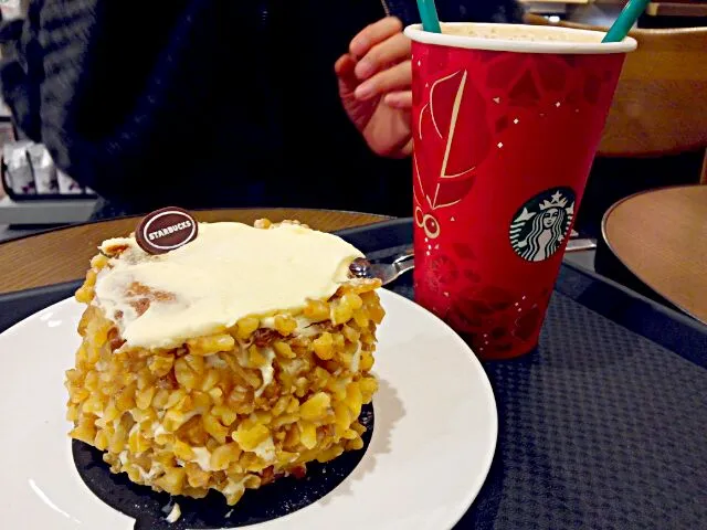 Carrot cake  & Latte|Sooji Parkさん