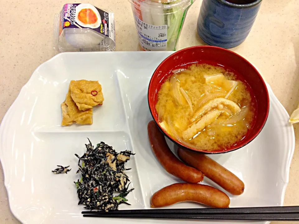 コンビニで、卵とサラダを足しました|ハルさん