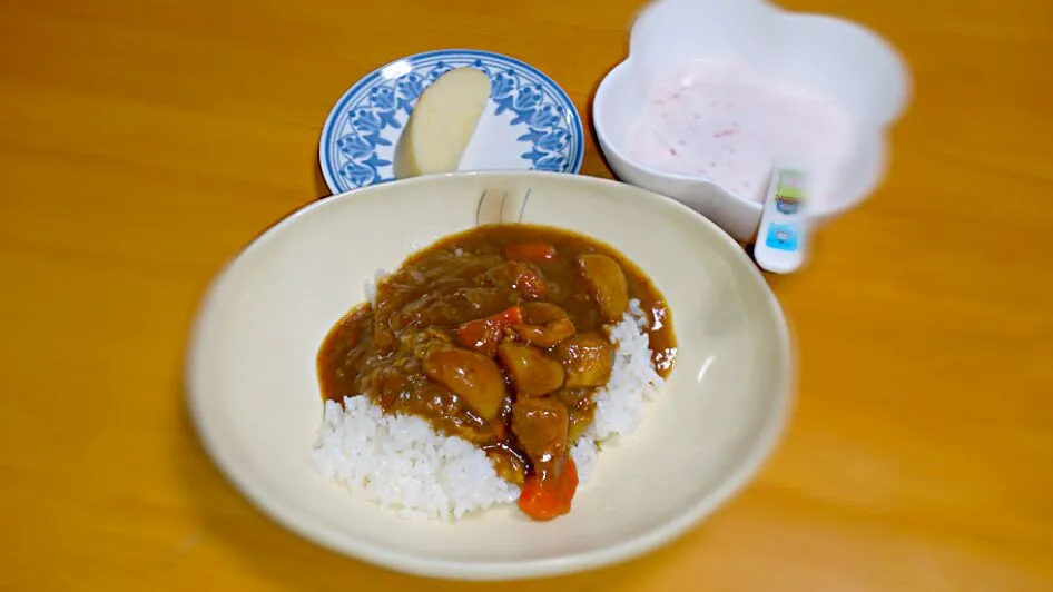 ぼっちゃんの朝食
朝カレー
朝フルーツはりんご(o^－^o)|ふみぃさん