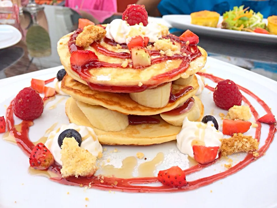 Snapdishの料理写真:Hot cakes with bananas|Lawrence Angさん