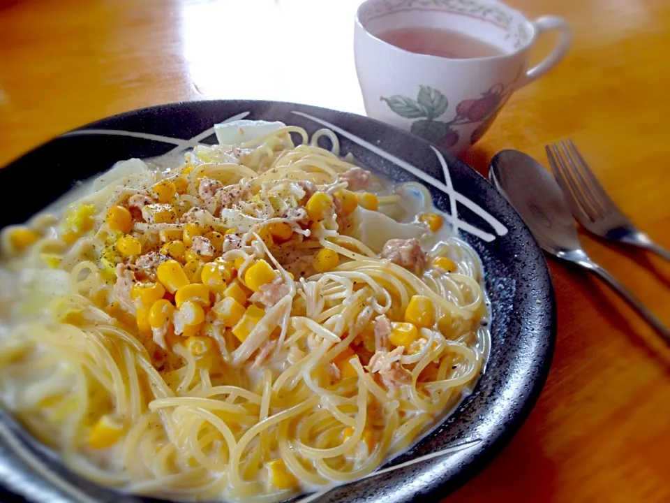 Snapdishの料理写真:白菜とツナのクリームパスタ*\(^o^)/*|さおりさん