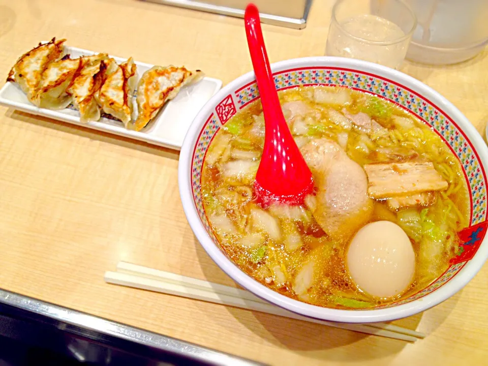 神座のラーメン、ギョウザ🎵|Tomokoさん