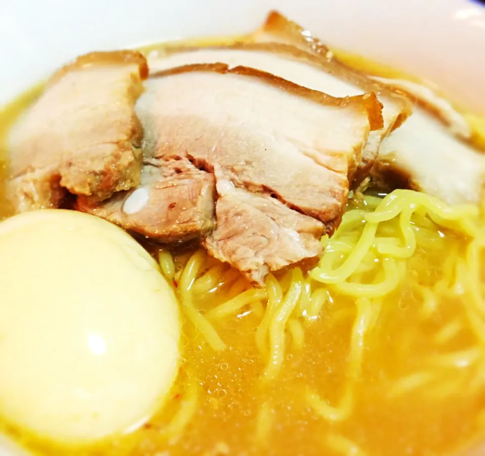 Home-assembled miso ramen with char siew and aji-tamago|coxiella24さん