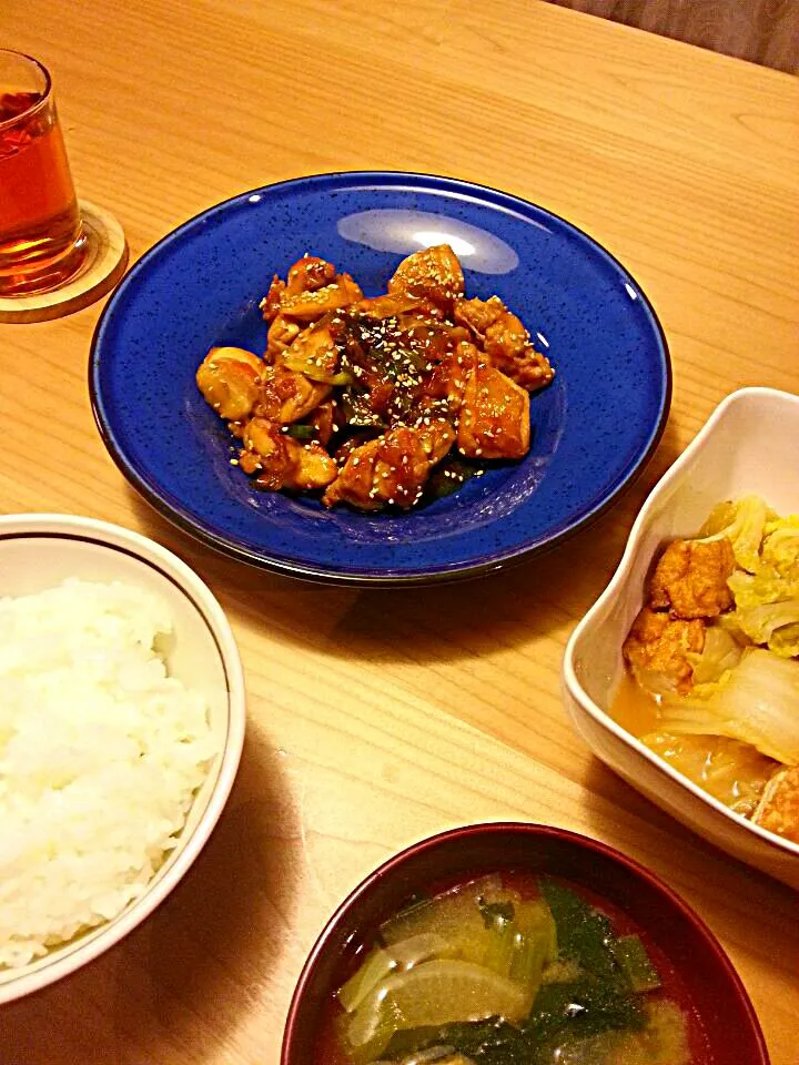 鶏モモと白ネギの照り焼き
白菜と厚揚げの煮物
大根と小松菜の味噌汁
ご飯|akiko🌈さん