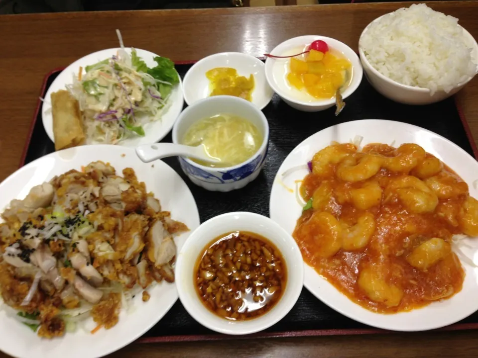 Snapdishの料理写真:エビチリ定食♫食べ切れないよ？w|りーちさん