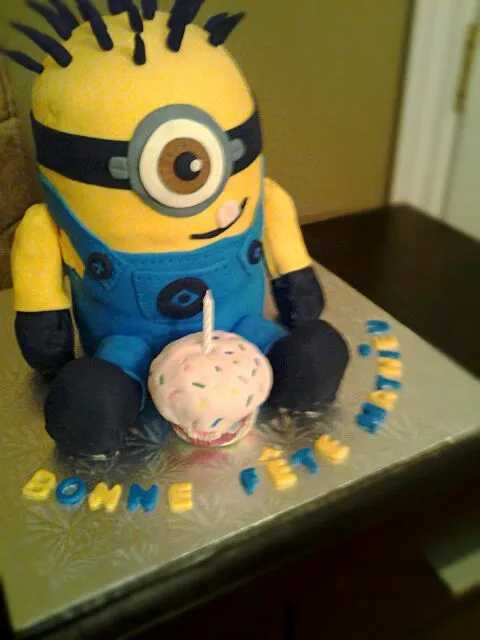 minion birthday cake I made with a friend|rachel croteauさん