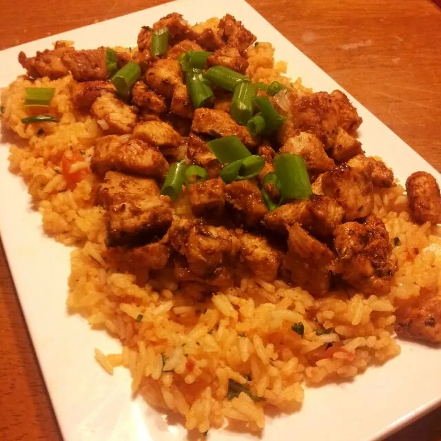 Snapdishの料理写真:mexican style rice with bbq chicken|Ian Huttonさん