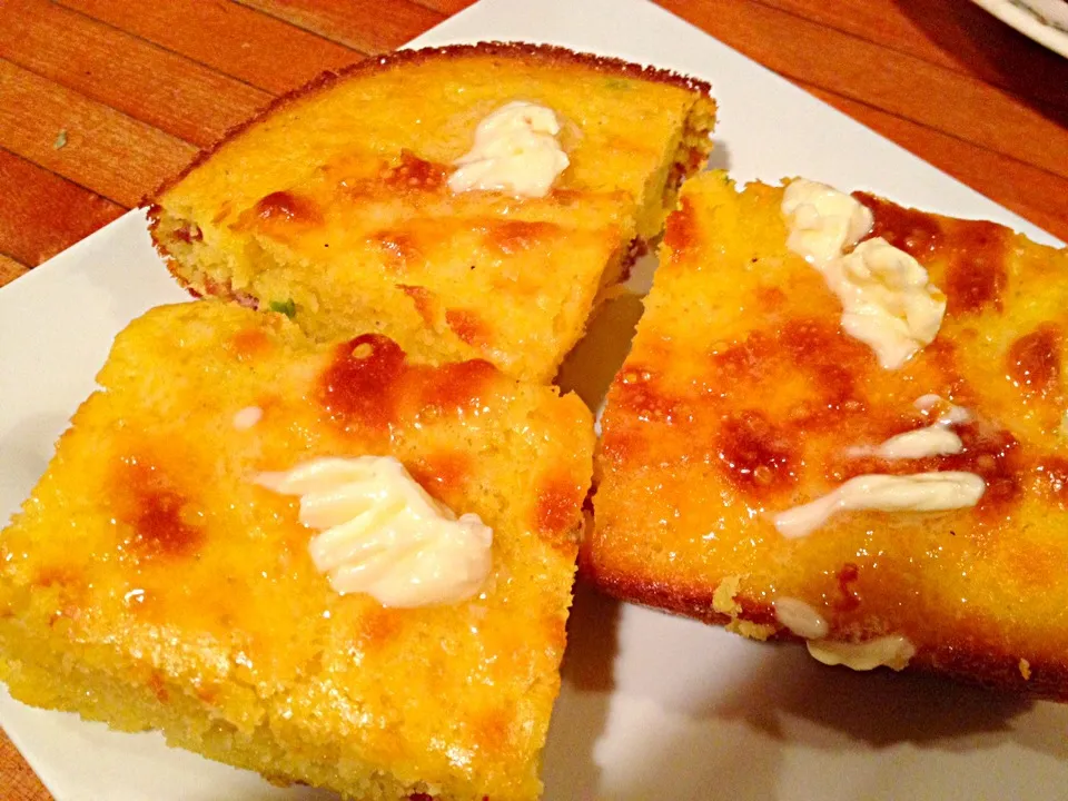 Cheddar jalapeño bacon corn bread|Michele Fortunatiさん