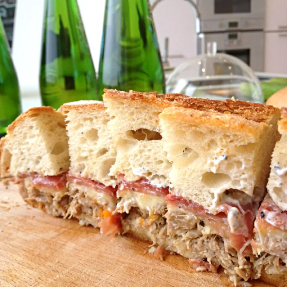 Snapdishの料理写真:Pulled pork sandwich with Iberico ham & truffle butter|12Dragonさん