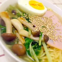 Snapdishの料理写真:塩ラーメン|じょぐさん