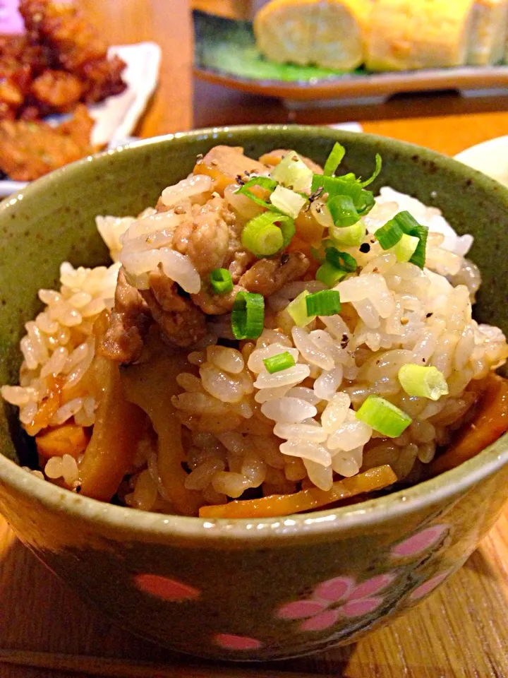 Snapdishの料理写真:蓮根と豚肉の混ぜ御飯|まつださんさん