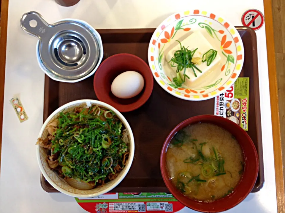 ねぎ玉牛丼(並)•とん汁健康セット|ばーさんさん