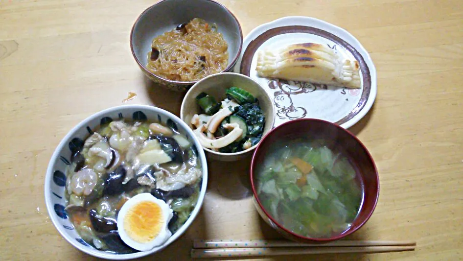 中華丼 麻婆春雨  たこときゅうりの和え物  中華スープ  アップルパイ|佐竹真梨子さん