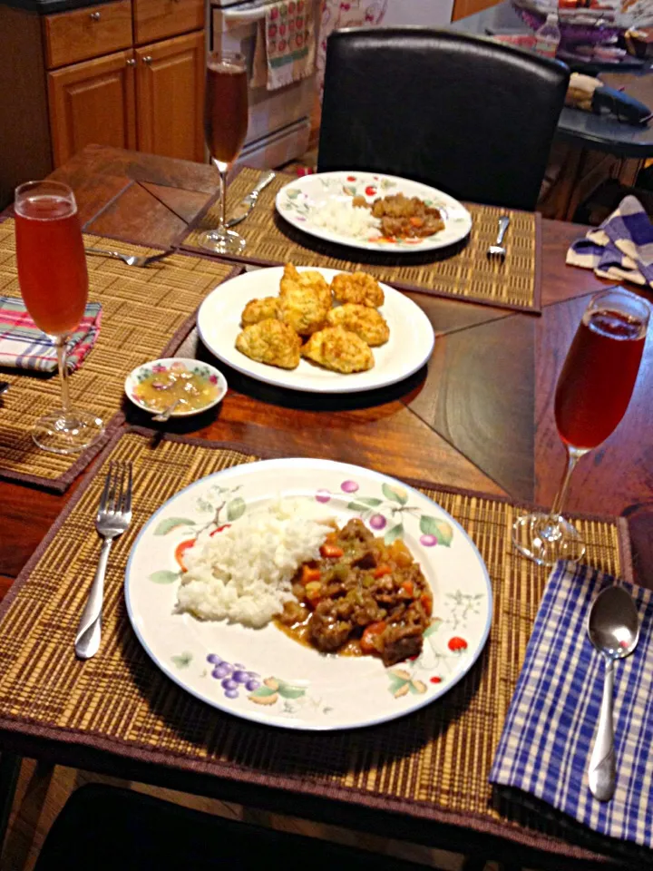 Snapdishの料理写真:lamb stew, rice, Red Lobster biscuits and bubbles|Cloudy Gさん