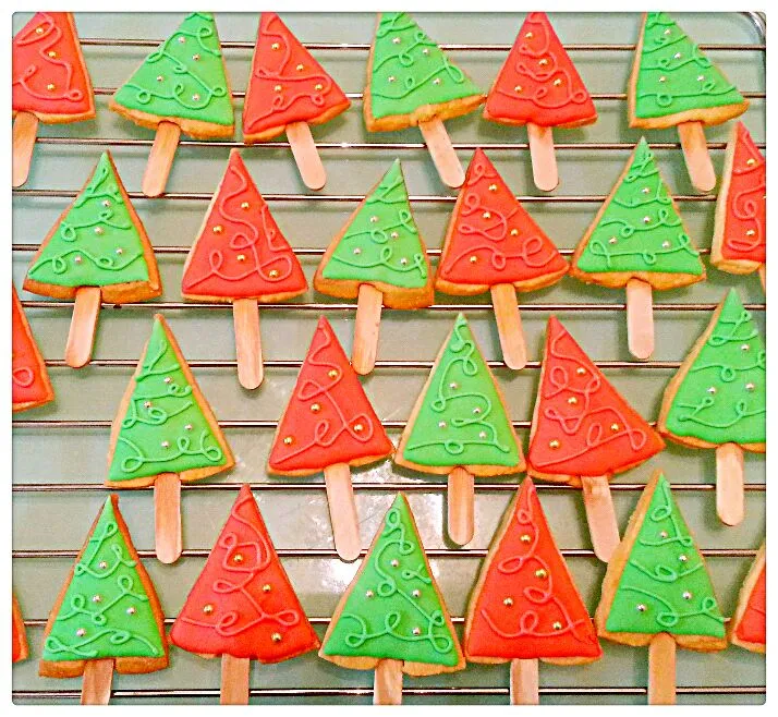 Simple X'mas Tree Icing Cookies|Gi Gi' s Bakeryさん