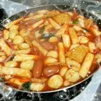 떡볶이....냠냠....|레드페이스さん