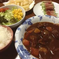 Snapdishの料理写真:夫の誕生日は飛騨牛スネ肉のビーフシチュー♪|はなももさん