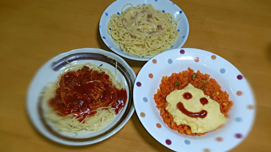 バラバラ夕食
子どもたちのリクエストに応えるとこうなりました((o(￣ー￣)o))|ふみぃさん