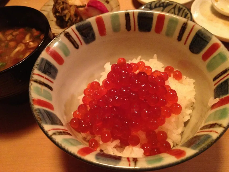 Snapdishの料理写真:いくらの醤油漬けご飯|Junさん