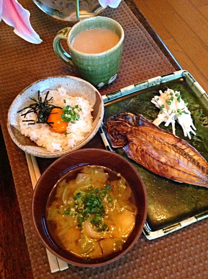 朝食  醤油卵のせ|izunさん